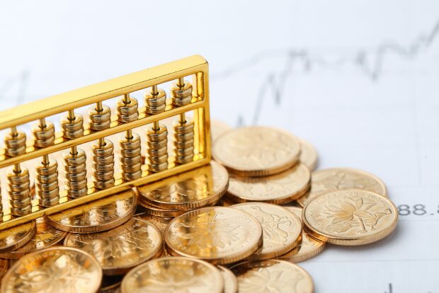 scopri come l'oro rappresenta un rifugio sicuro globale, proteggendo i tuoi investimenti in tempi di incertezza economica.