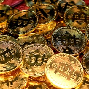 Multi crypto coins BTC ETH BNB - Kanchanara / Unsplash
