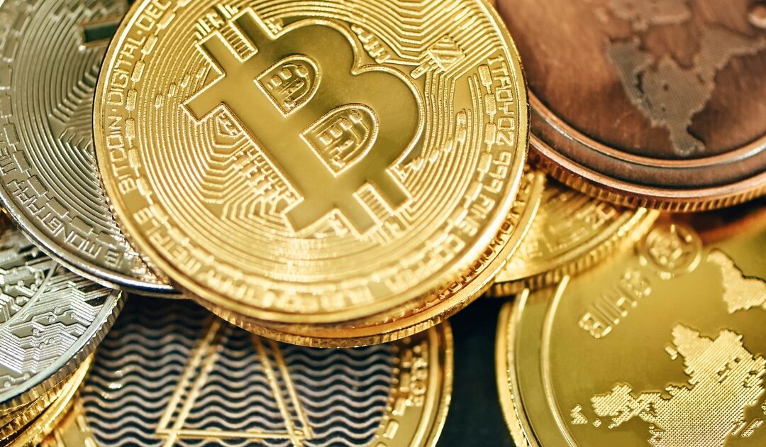 Mappa mondiale con connessioni digitali crypto — regolamentazione CFTC USA