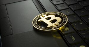 Wallet Bitcoin su smartphone, simbolo dell'economia circolare Bitcoin di Isla Mujeres