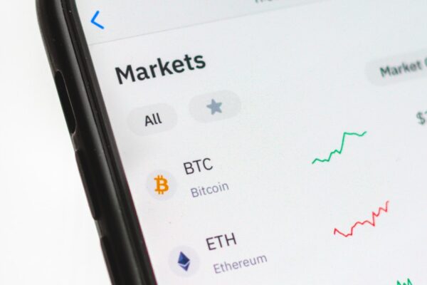 Moneta digitale che rappresenta la crittografia Bitcoin ed Ethereum minacciata da un futuro attacco quantistico