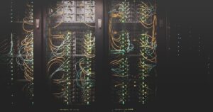 Server farm e data center che rappresentano la ricerca sulla sicurezza quantistica di Bitcoin